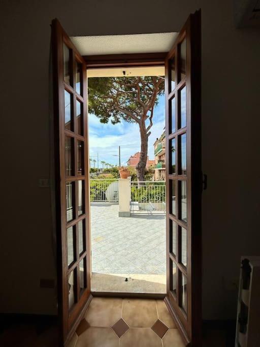 La Casa Di Carlotta Loano Exterior foto